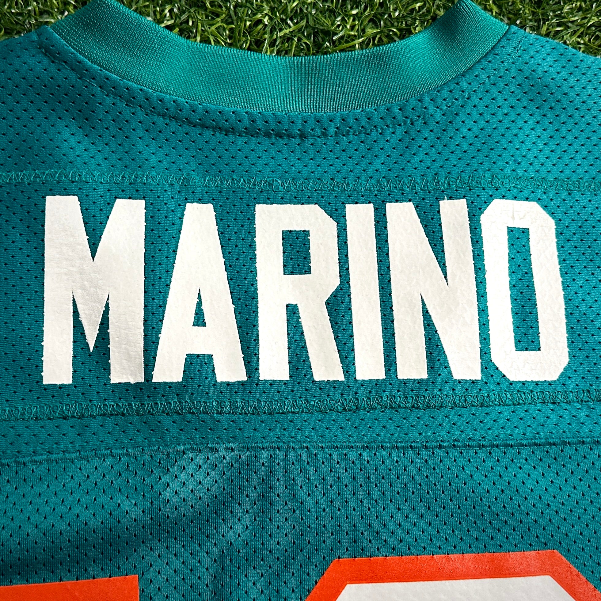 Mitchell & Ness NFL Authentic 1984 Miami Dolphins Throwback Jersey Dan Marino Sz. 44