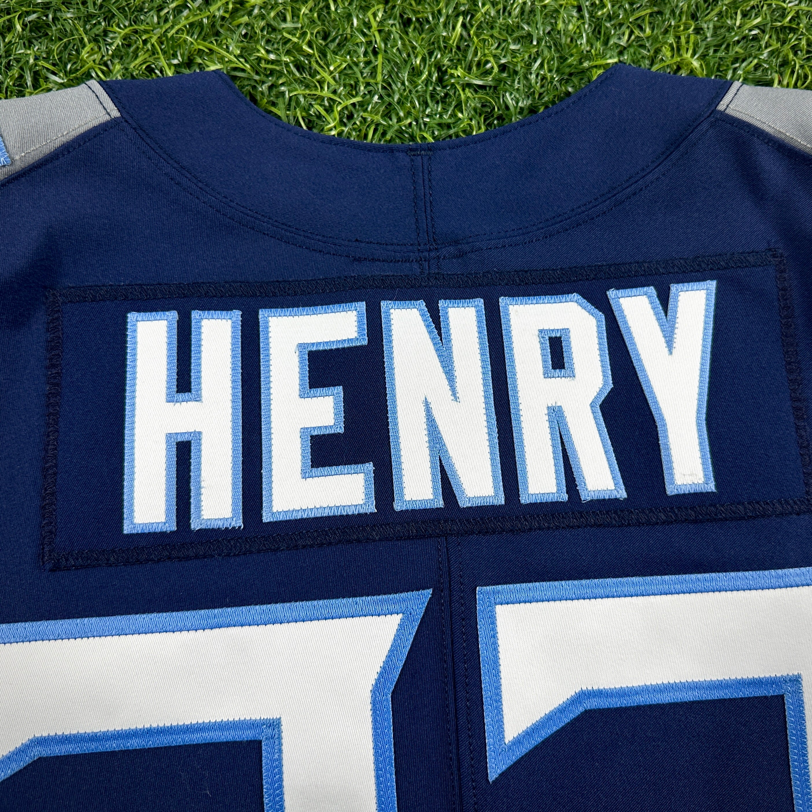 2021 Nike NFL Team-Issued Game Jersey Tennessee Titans Derrick Henry Sz. 44 L-BK