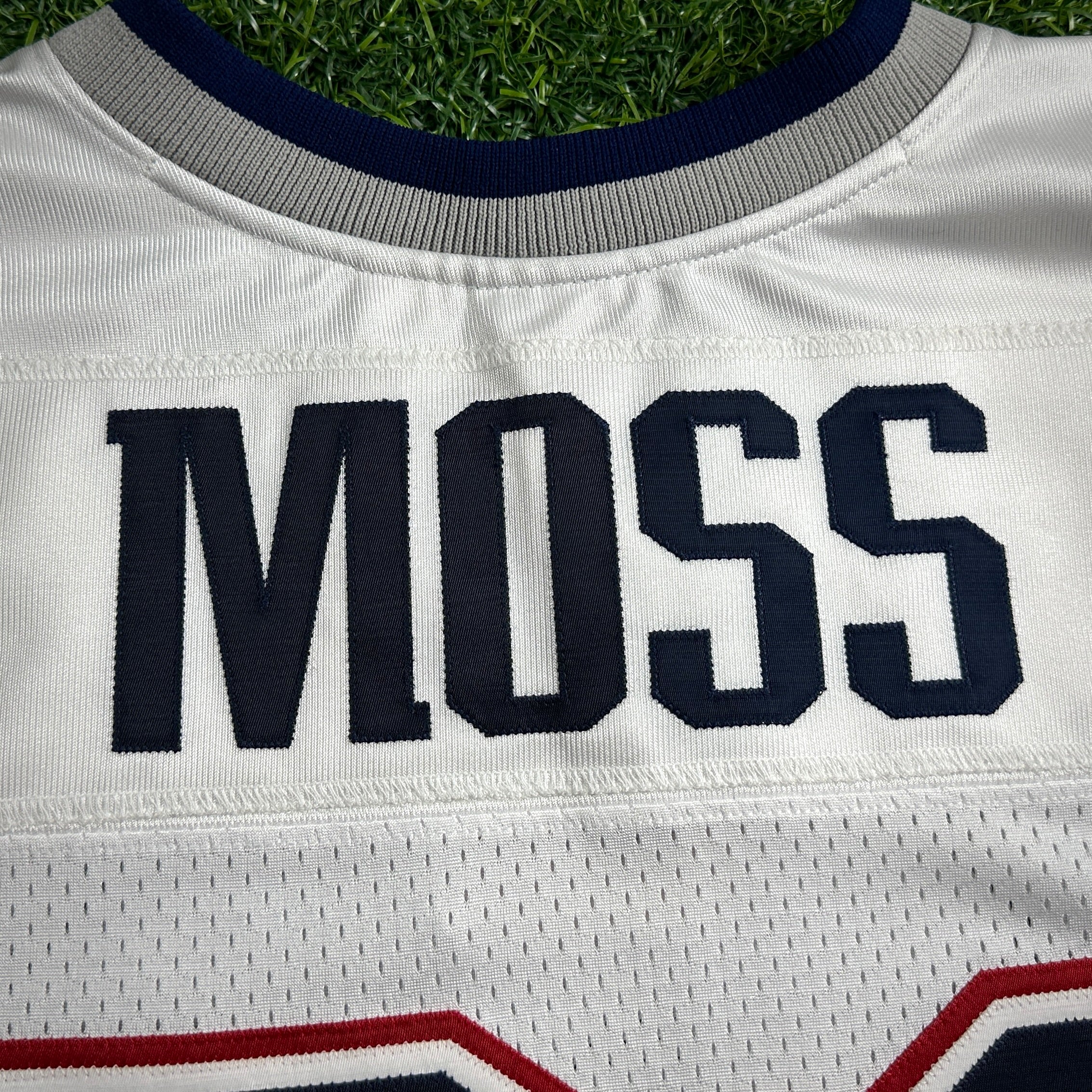 2007 Reebok NFL Authentic Jersey New England Patriots Randy Moss White Away Sz. 52