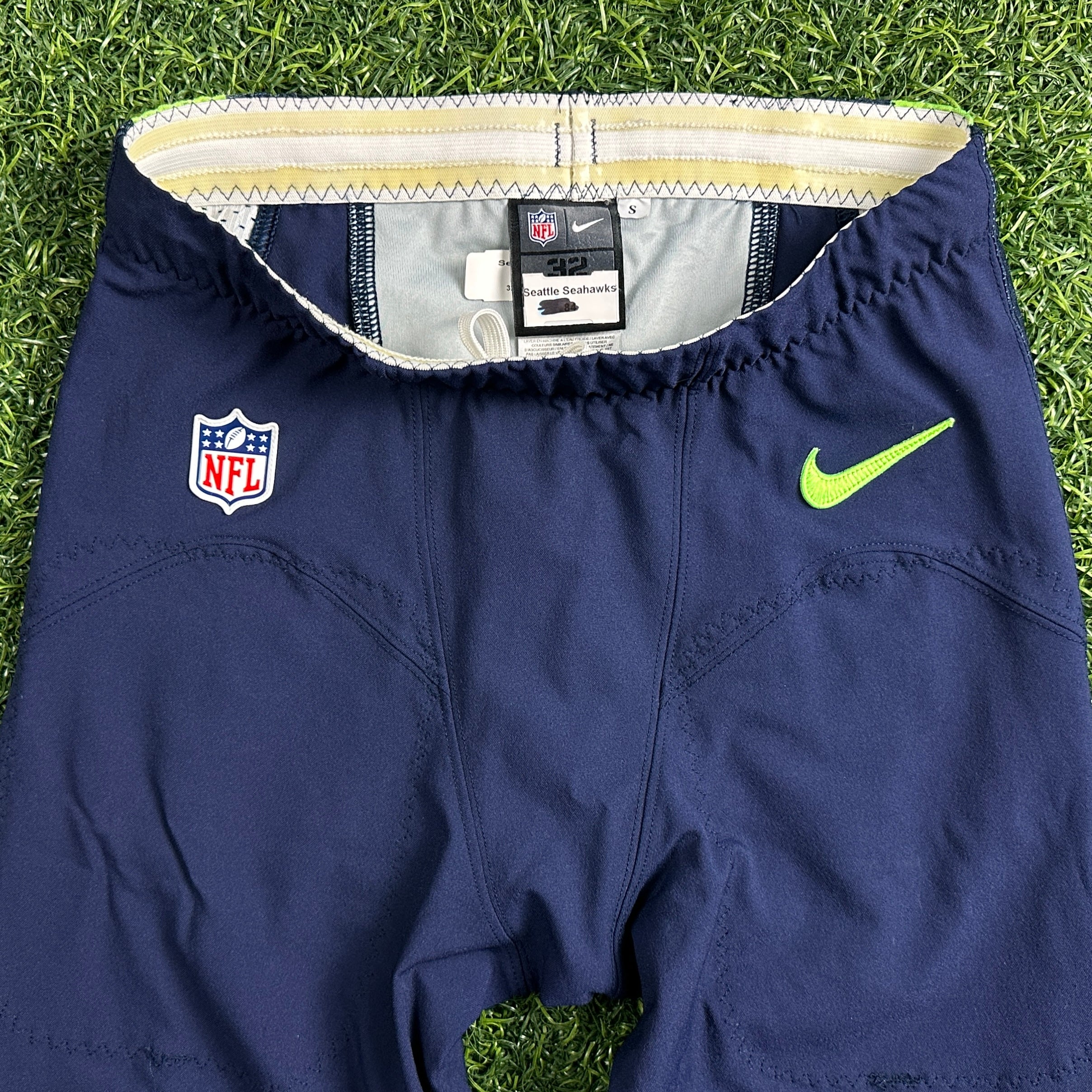 2015 Nike NFL Game Used Pants Seattle Seahawks Cooper Helfet #84 Sz. 32 Socks