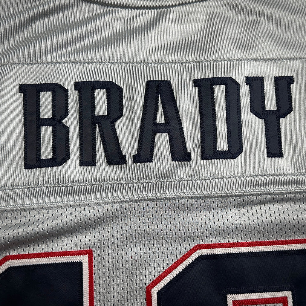 2007 Reebok NFL Authentic Jersey New England Patriots Tom Brady Sz. 50 Silver Alternate