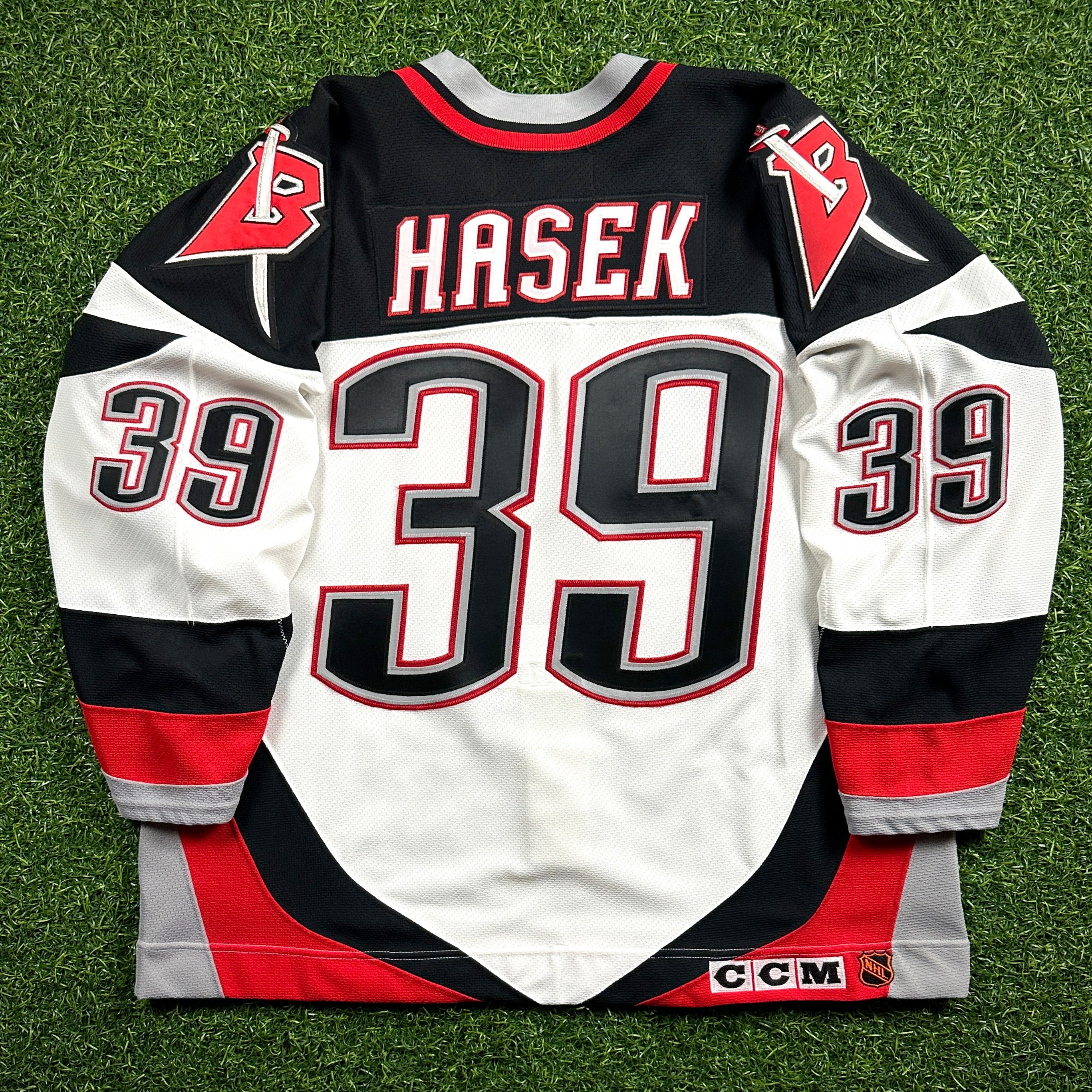 1998/99 CCM NHL Center Ice Authentic Jersey Buffalo Sabres Dominik Hasek 56 SCF