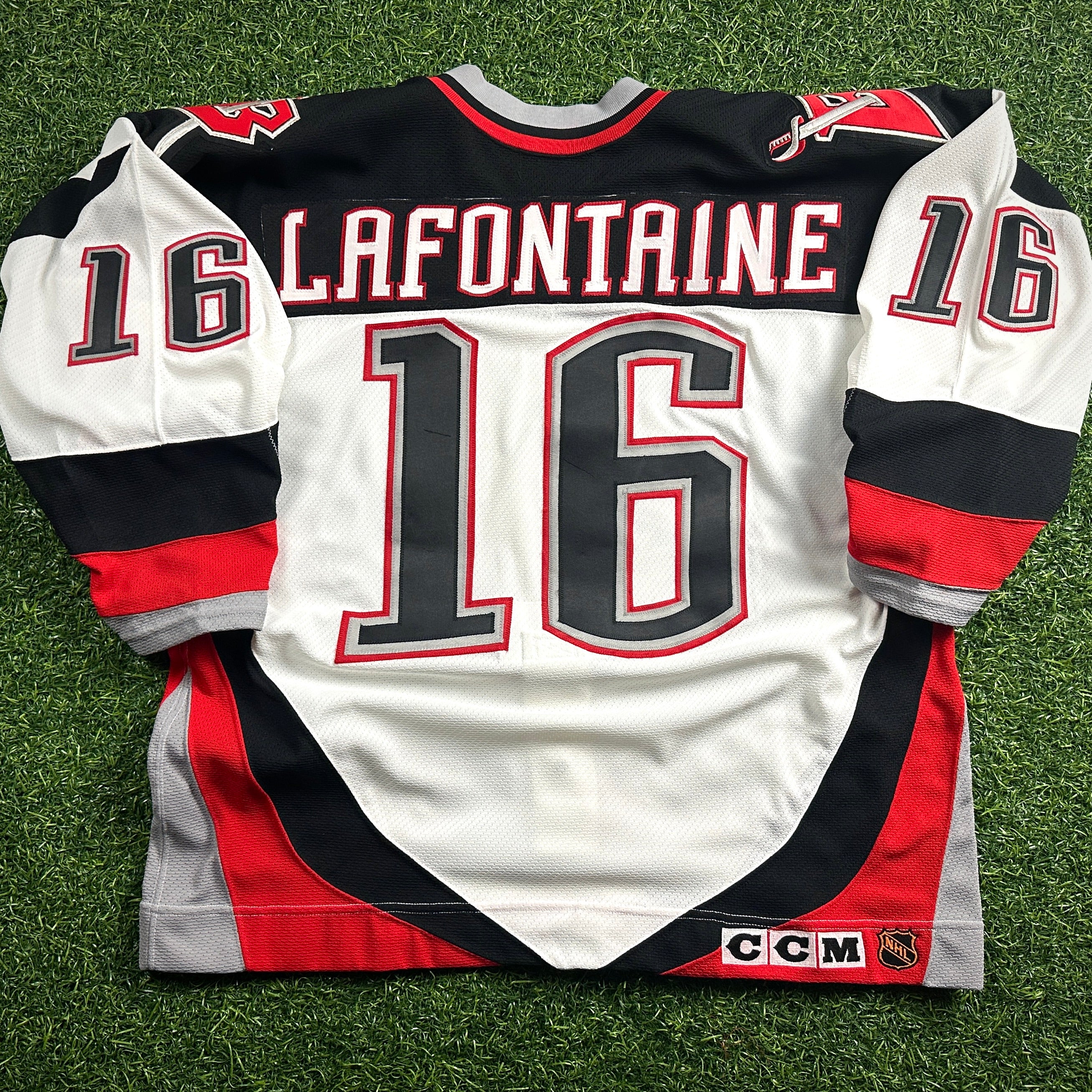 1996 CCM NHL Center Ice Authentic Jersey Buffalo Sabres Pat LaFontaine Sz. 52