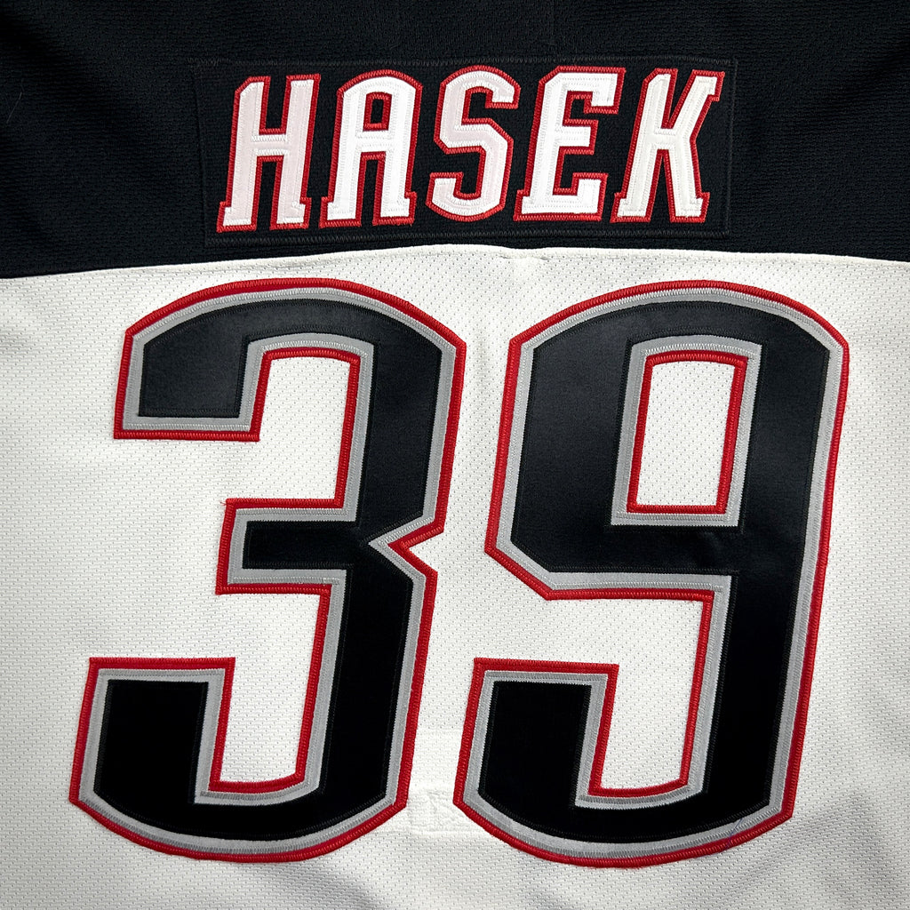 1998/99 CCM NHL Center Ice Authentic Jersey Buffalo Sabres Dominik Hasek 56 SCF