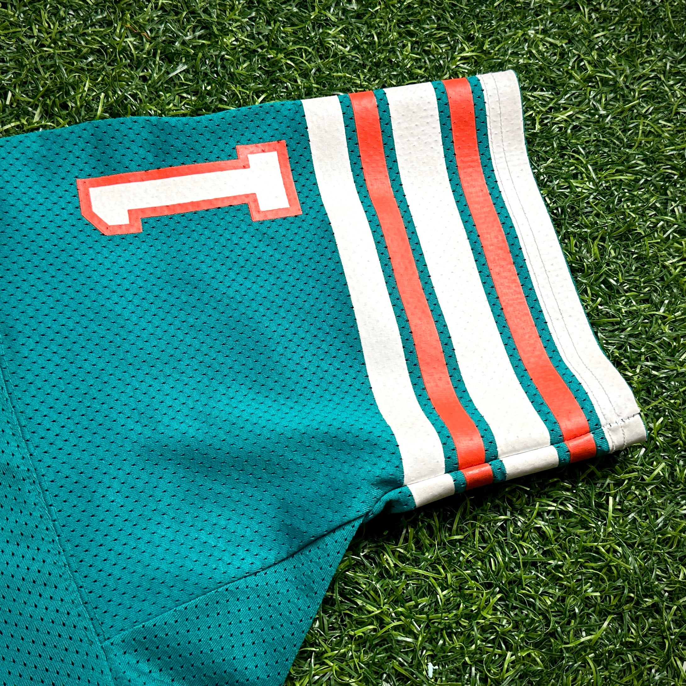 Mitchell & Ness NFL Authentic 1984 Miami Dolphins Throwback Jersey Dan Marino Sz. 48