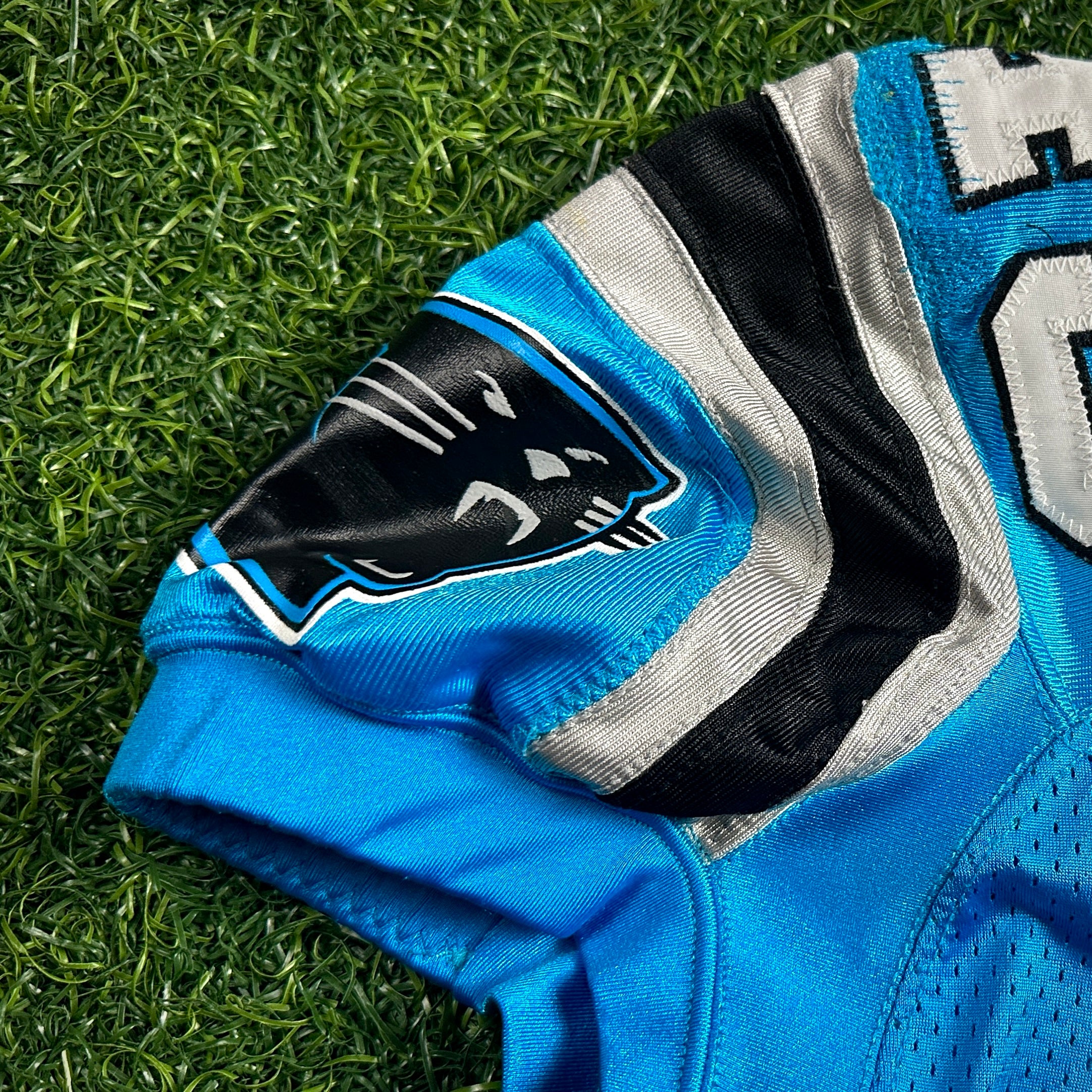 2011 Reebok NFL Game Used Worn Jersey Carolina Panthers Jerome Felton 3 Games