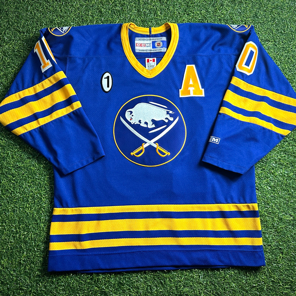 CCM NHL Jersey 1996 Buffalo Sabres Throwback Brad May Autograph Sz. L Vintage